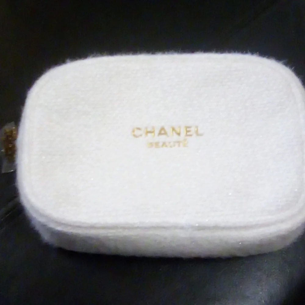 Chanel  Cosmetic Bag With Snowflake Charm New Bonus Random Beauty Items